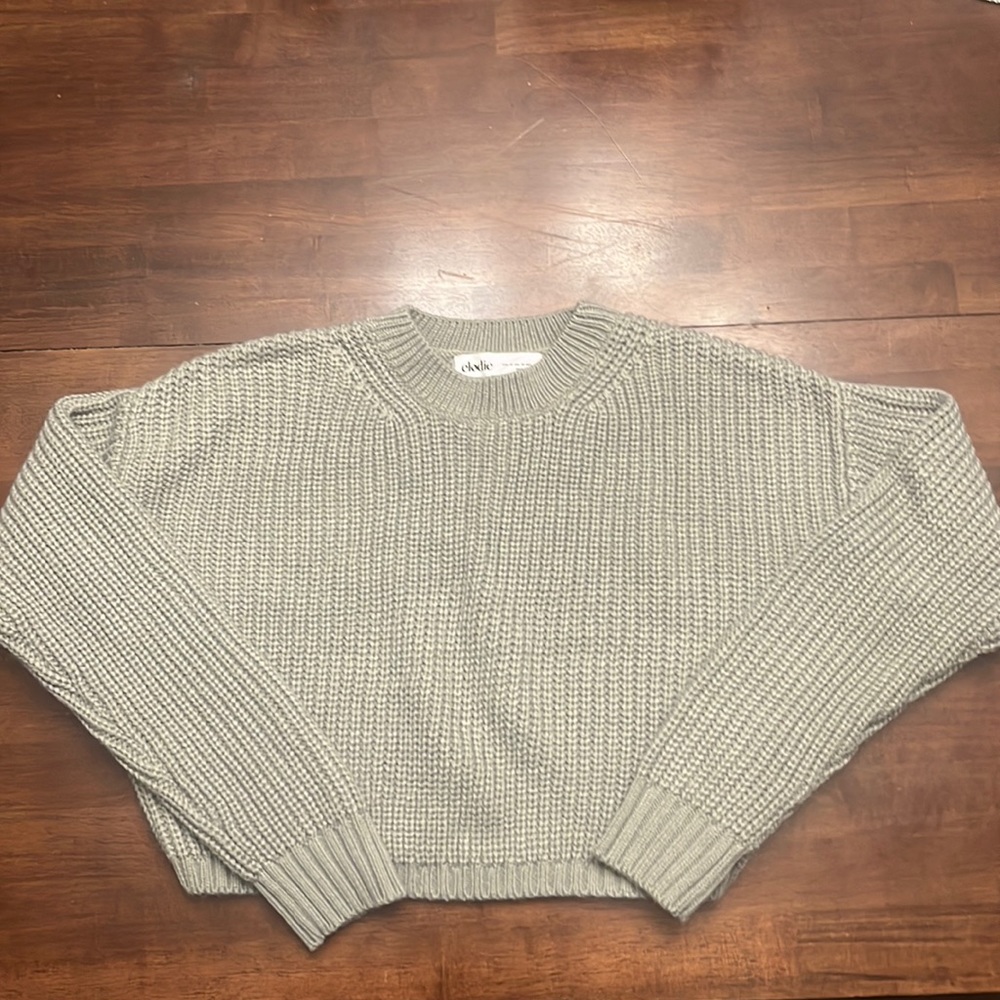 Cropped grey sweater